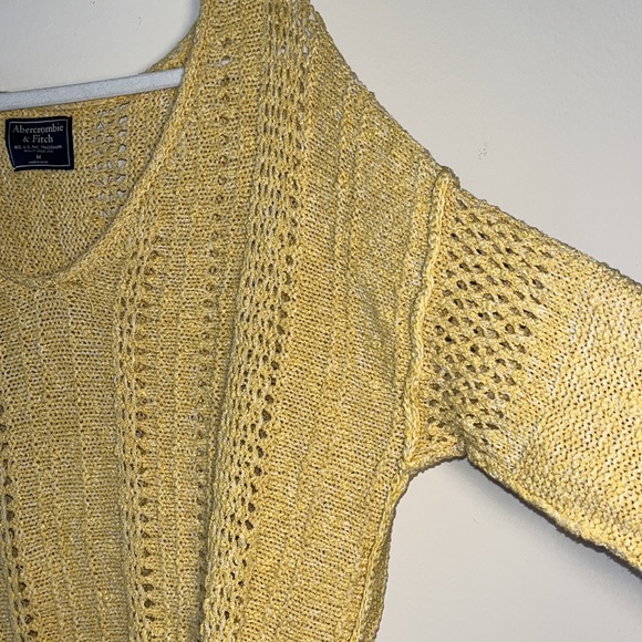 Abercrombie & Fitch Yellow Crochet Long Sleeved V-Neck Sweater, Size Medium - Picture 5 of 7